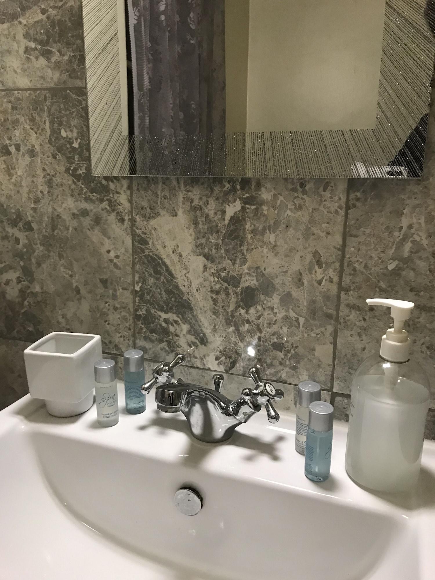 Eurobar & Hotel Oxford Dış mekan fotoğraf