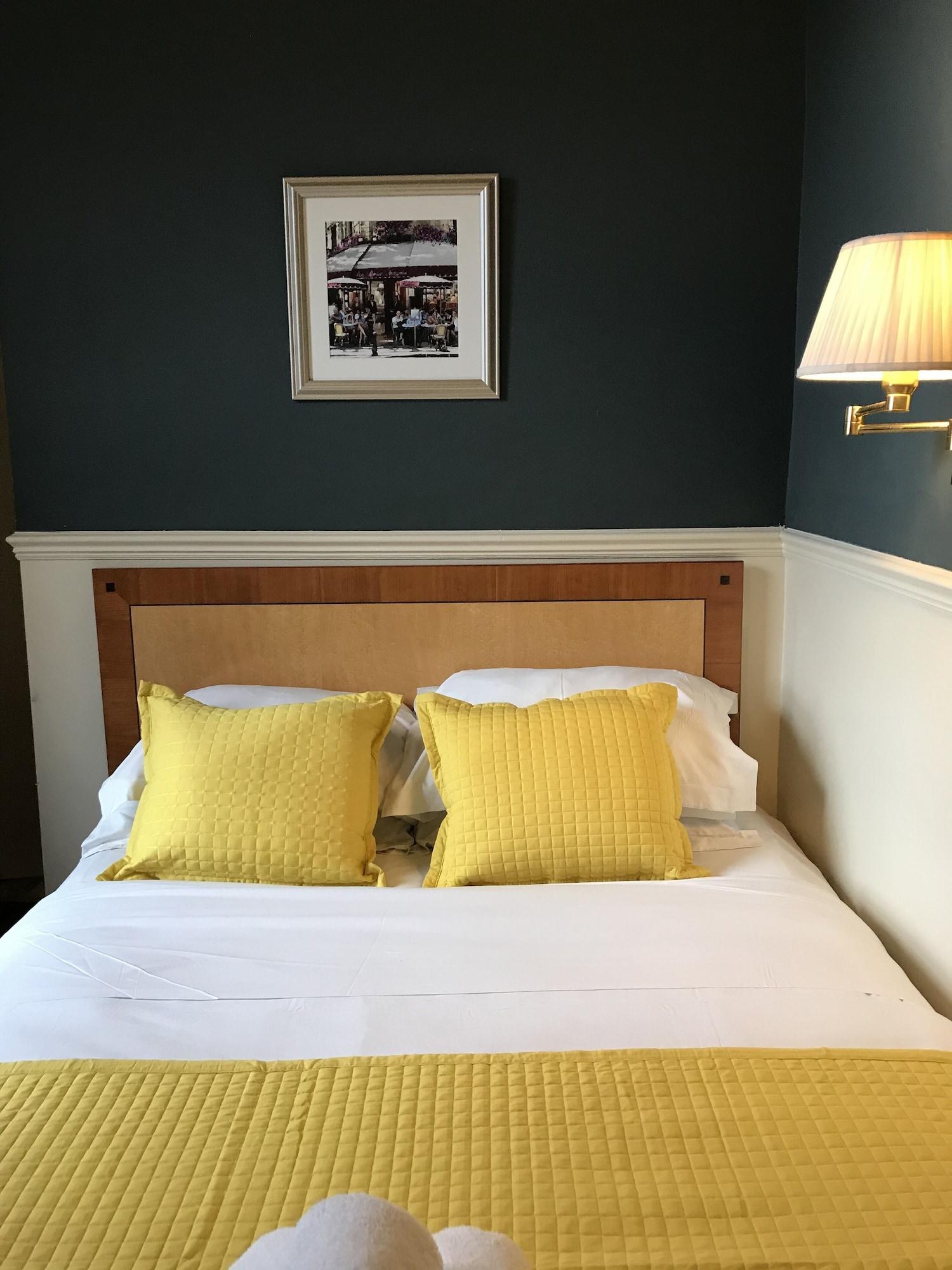 Eurobar & Hotel Oxford Dış mekan fotoğraf
