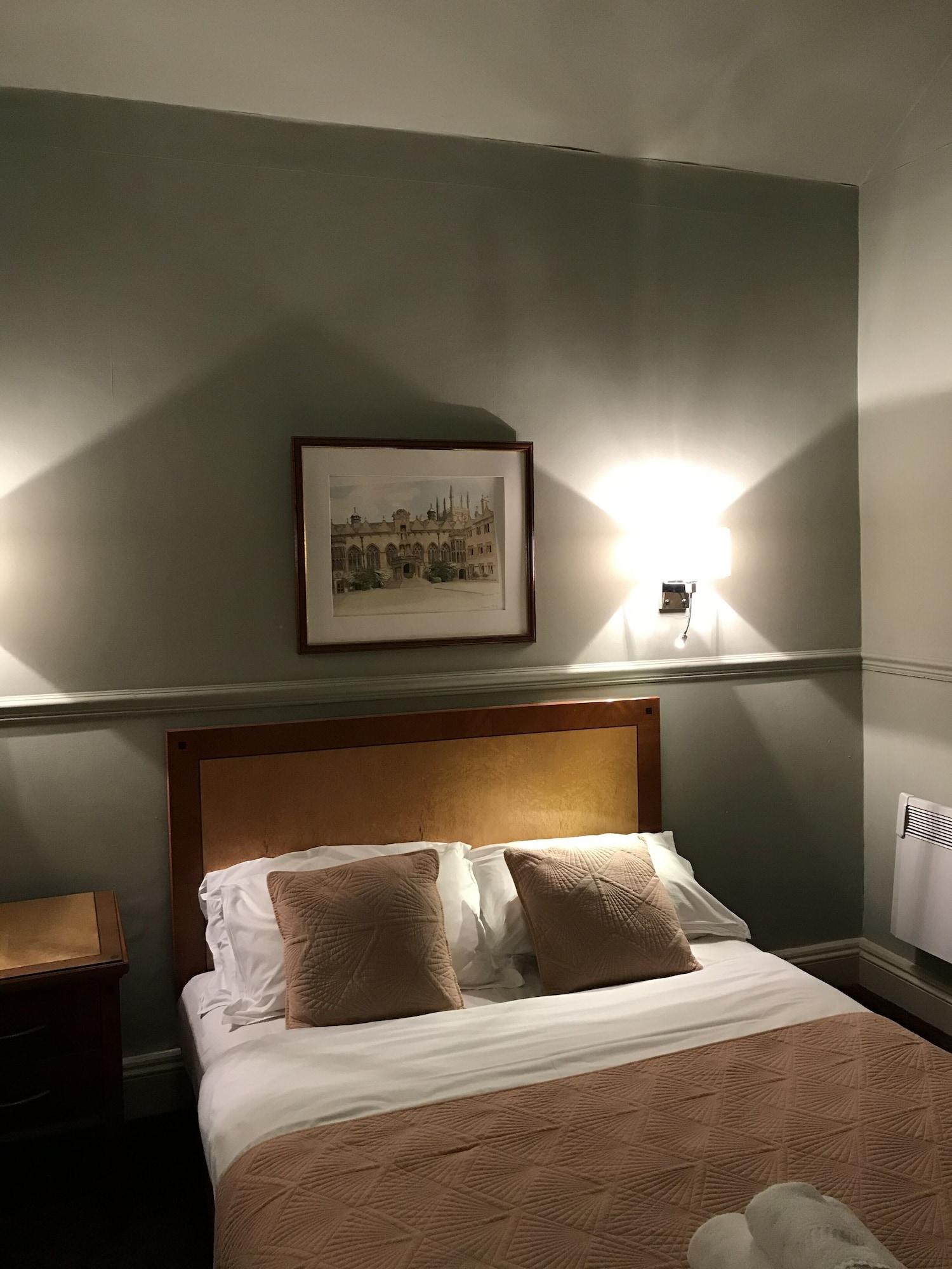 Eurobar & Hotel Oxford Dış mekan fotoğraf
