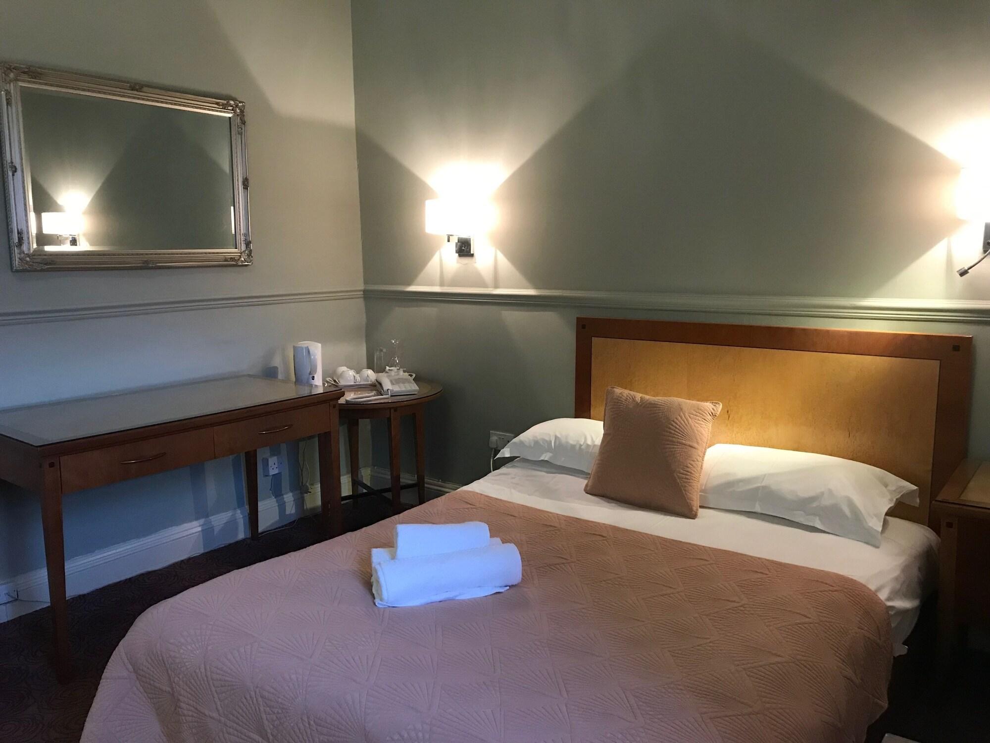 Eurobar & Hotel Oxford Dış mekan fotoğraf