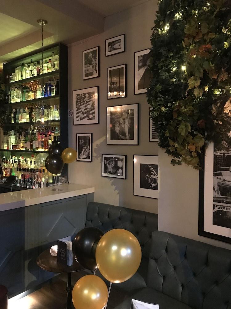 Eurobar & Hotel Oxford Dış mekan fotoğraf