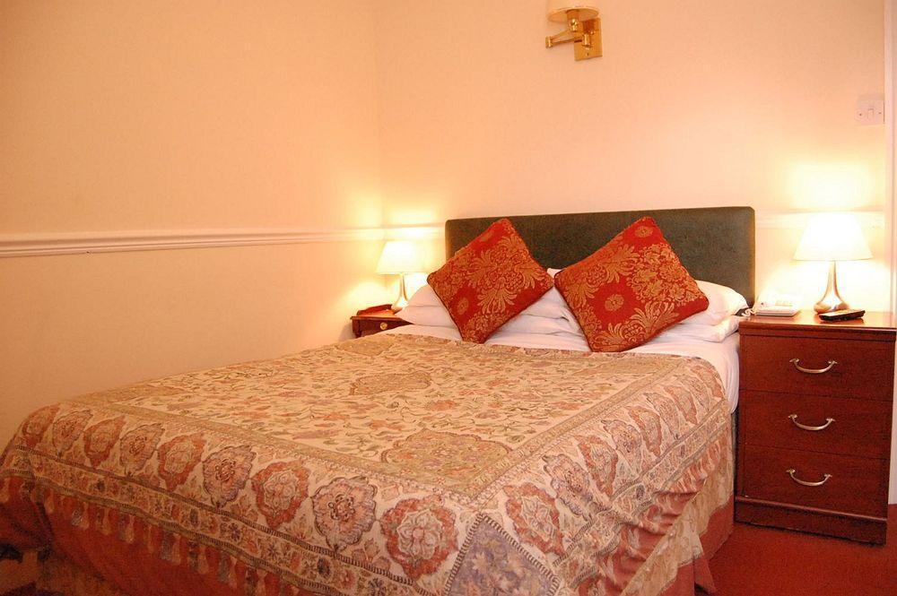 Eurobar & Hotel Oxford Dış mekan fotoğraf