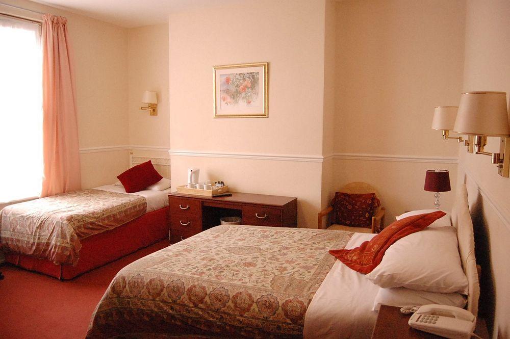 Eurobar & Hotel Oxford Dış mekan fotoğraf