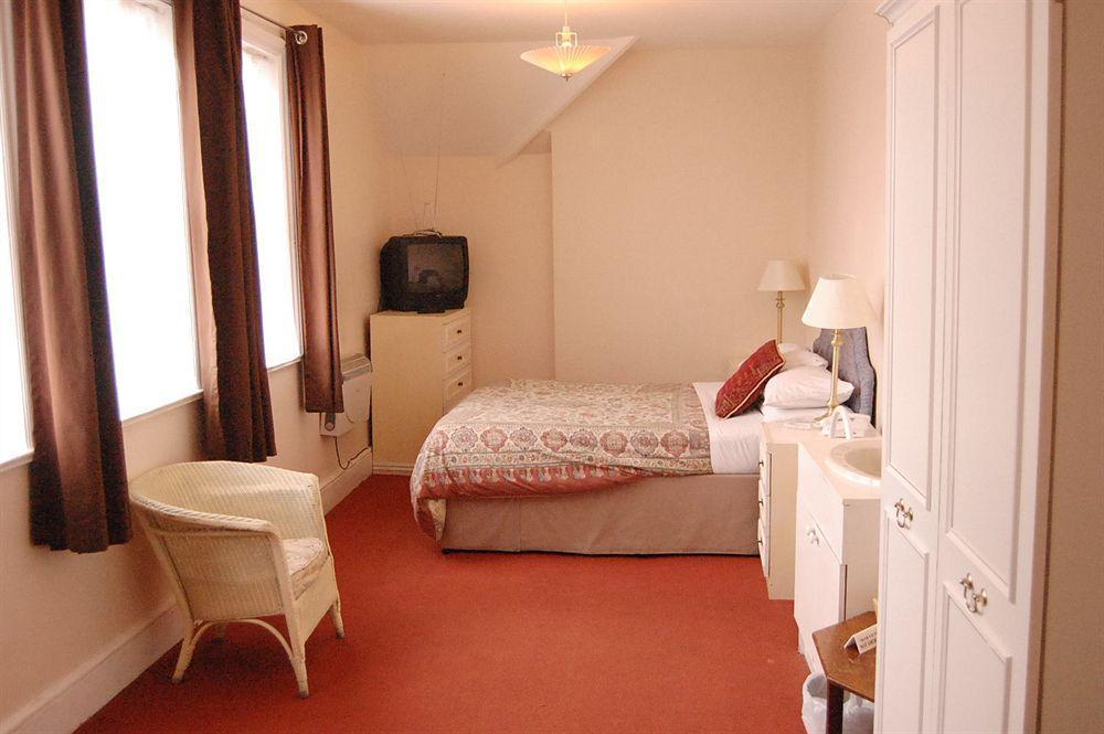 Eurobar & Hotel Oxford Dış mekan fotoğraf