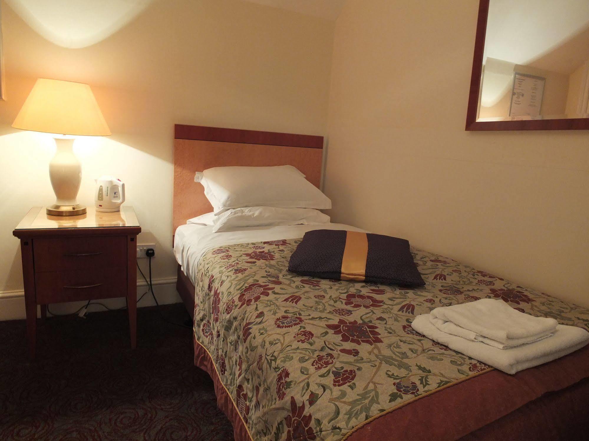 Eurobar & Hotel Oxford Dış mekan fotoğraf