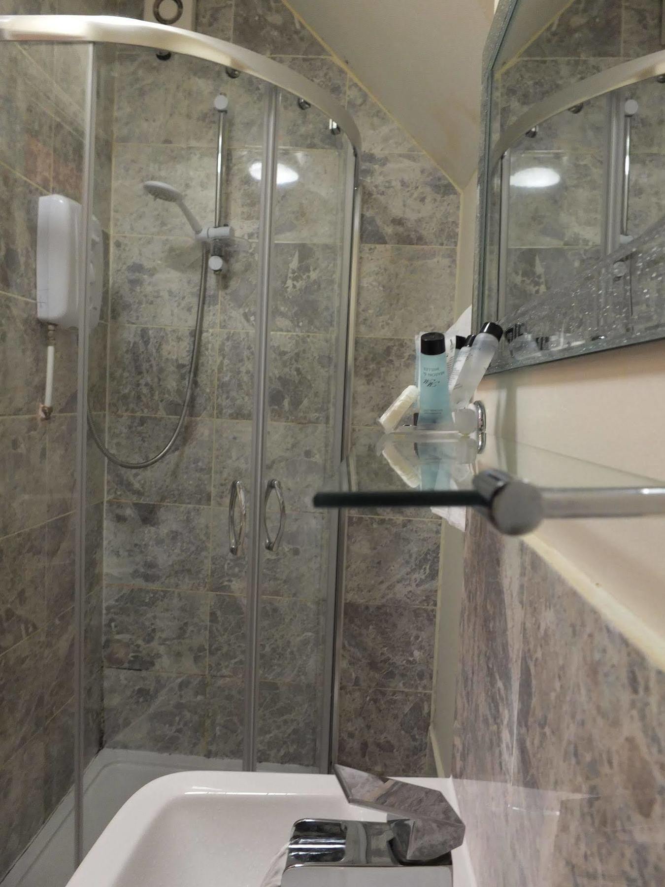 Eurobar & Hotel Oxford Dış mekan fotoğraf