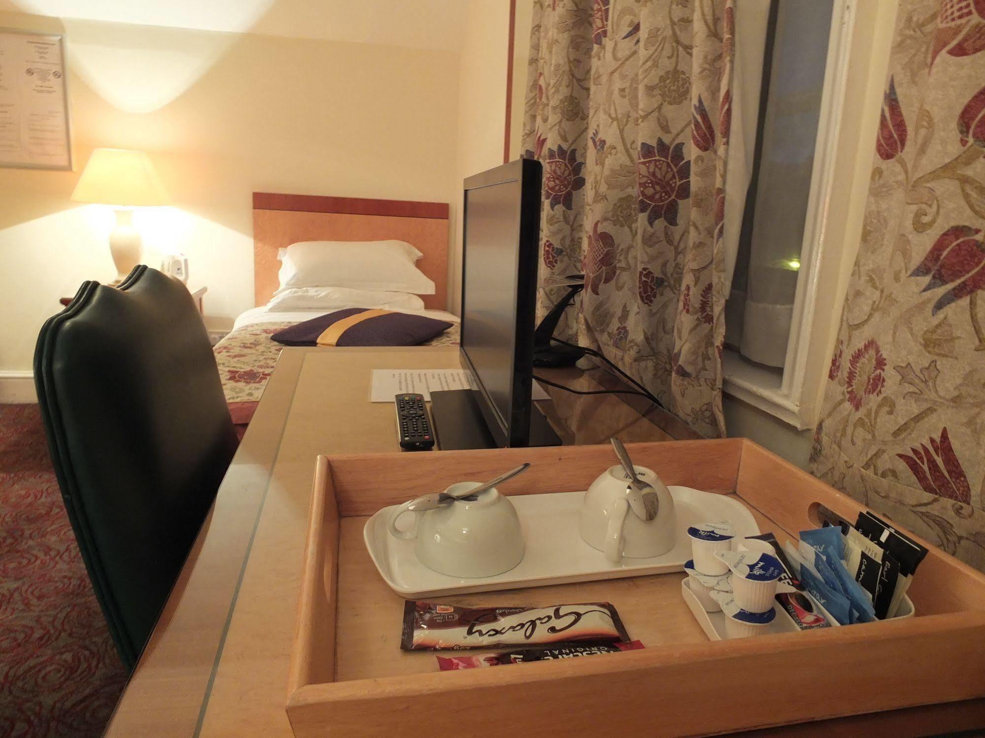 Eurobar & Hotel Oxford Dış mekan fotoğraf