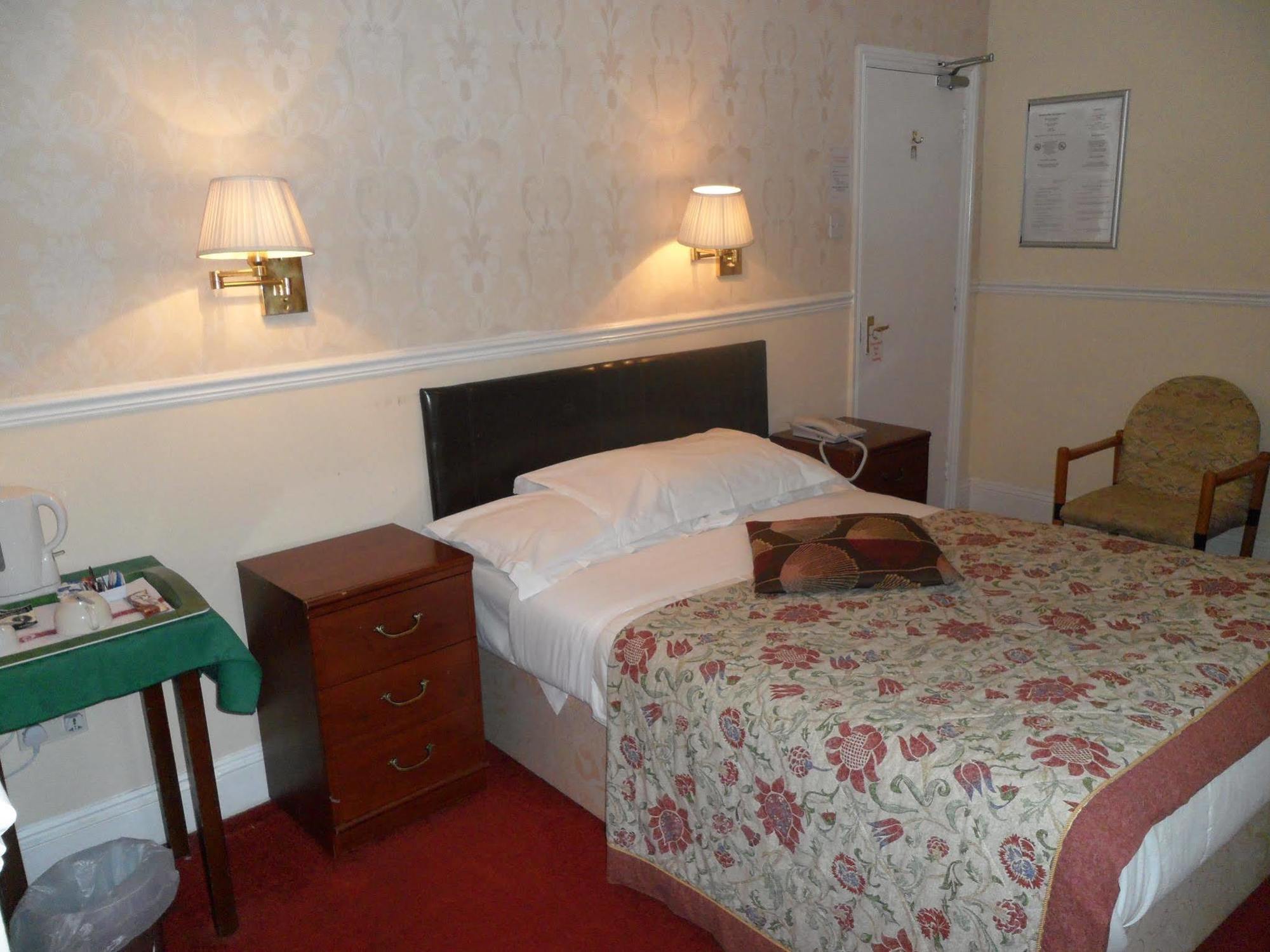 Eurobar & Hotel Oxford Dış mekan fotoğraf