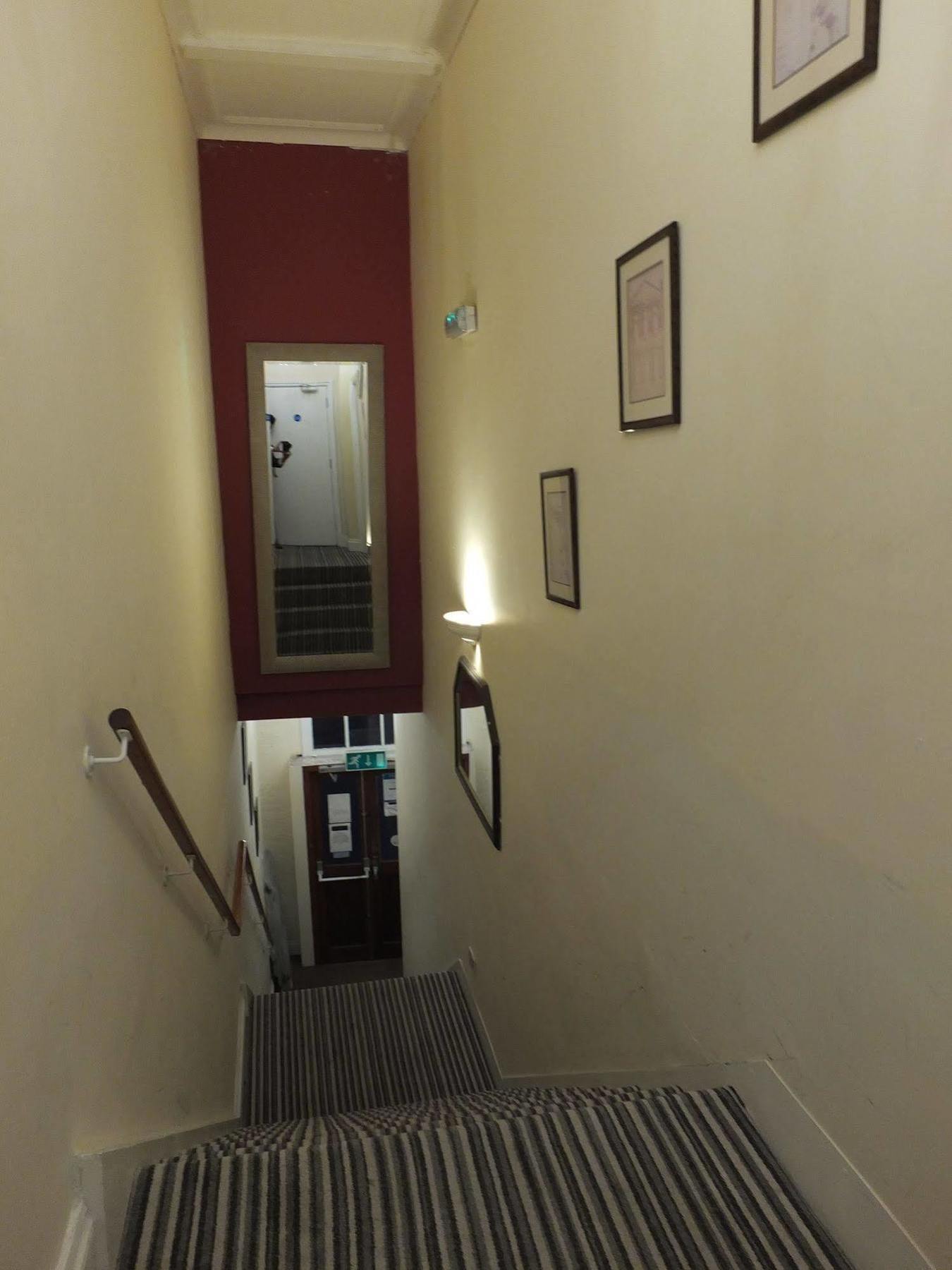 Eurobar & Hotel Oxford Dış mekan fotoğraf