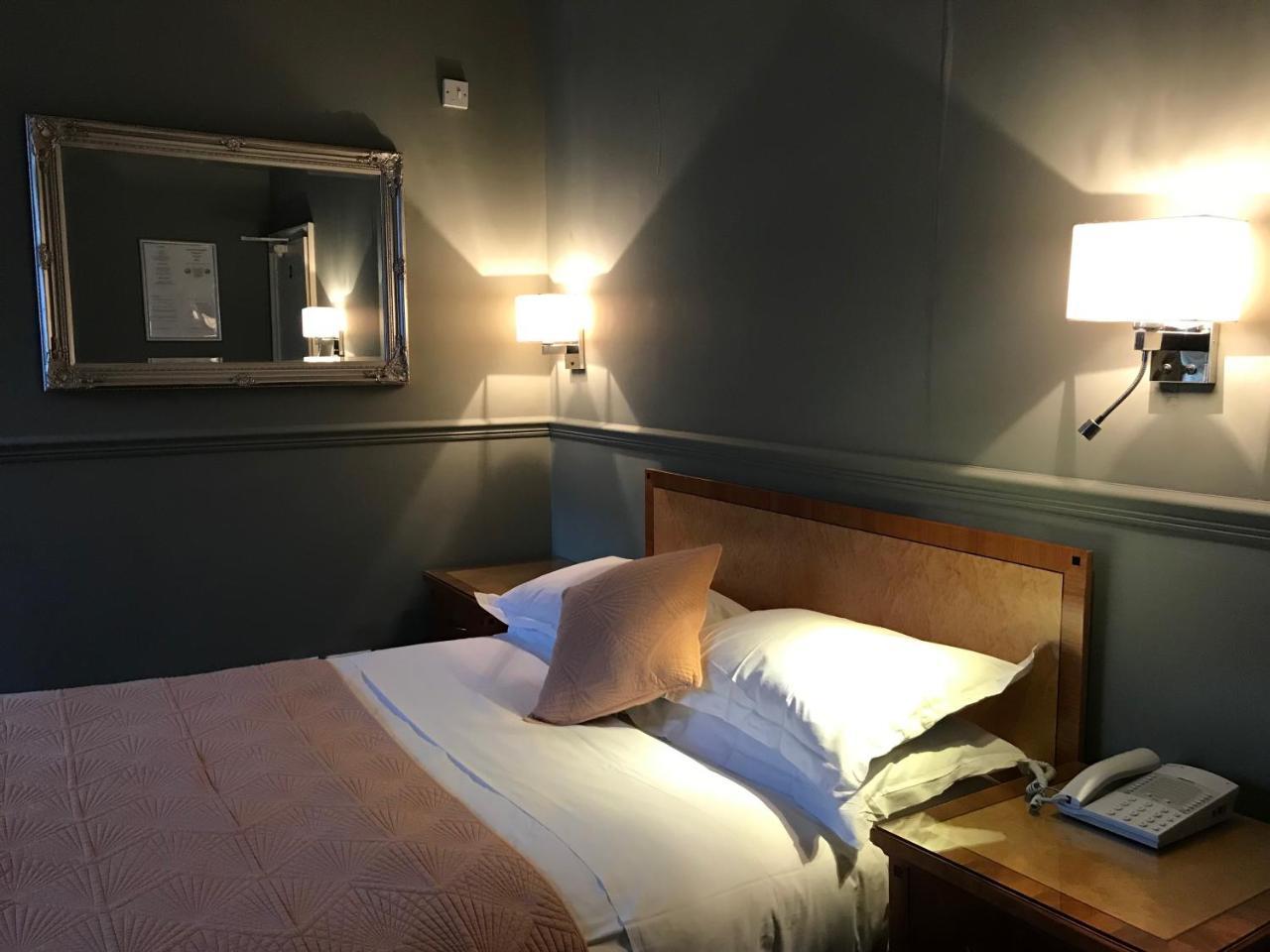Eurobar & Hotel Oxford Dış mekan fotoğraf