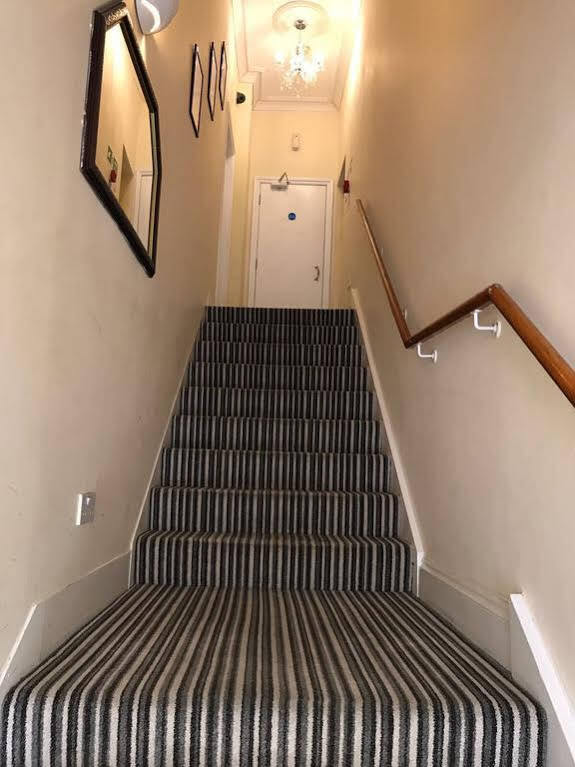 Eurobar & Hotel Oxford Dış mekan fotoğraf