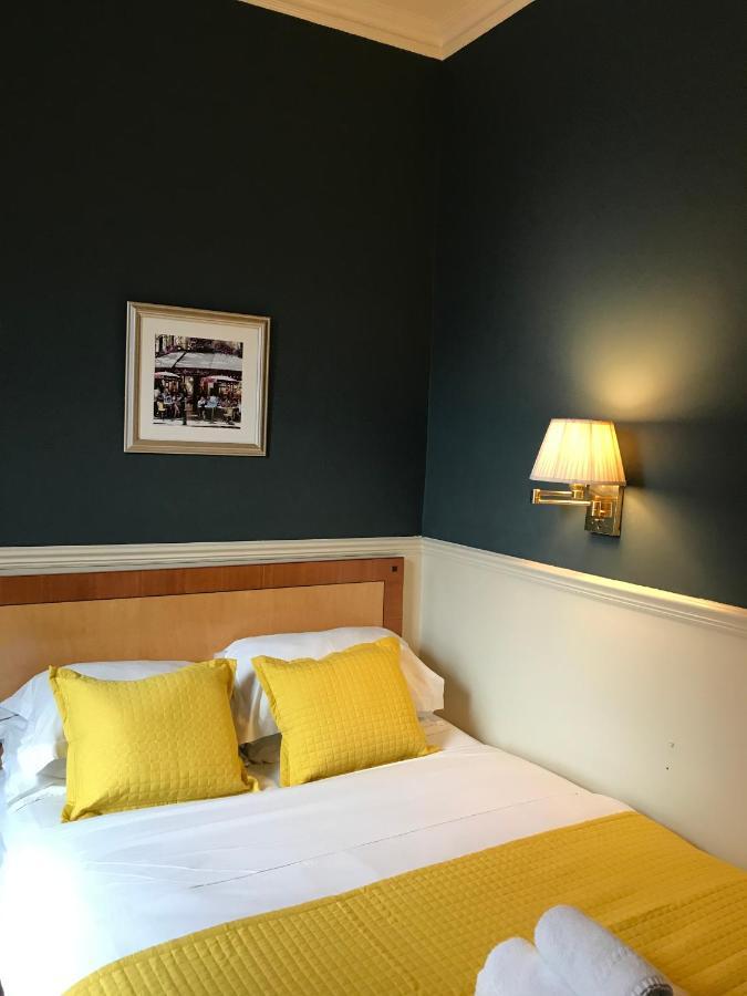 Eurobar & Hotel Oxford Dış mekan fotoğraf
